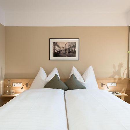 לאוטראך Hotel Johann מראה חיצוני תמונה
