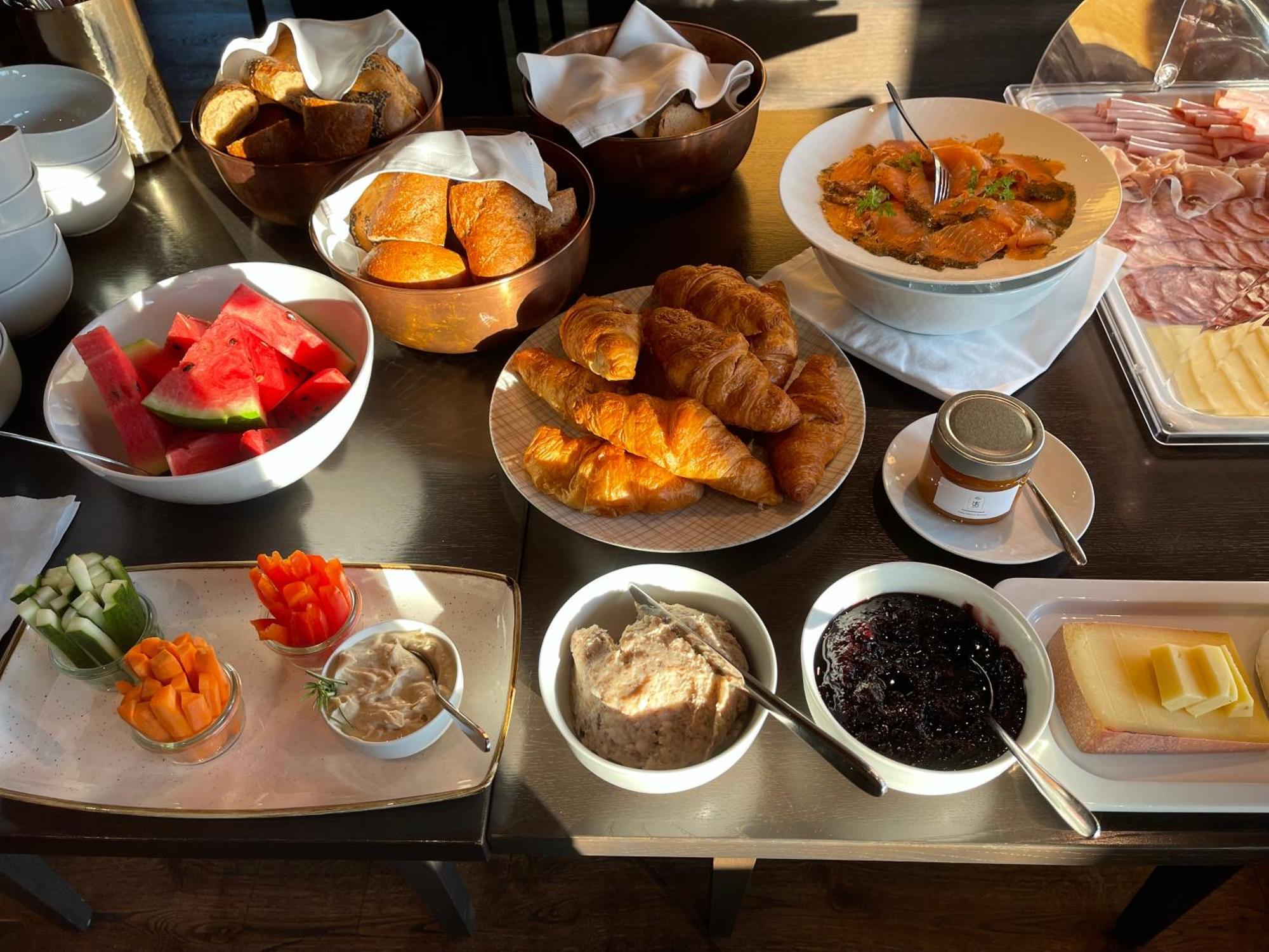 לאוטראך Hotel Johann מראה חיצוני תמונה